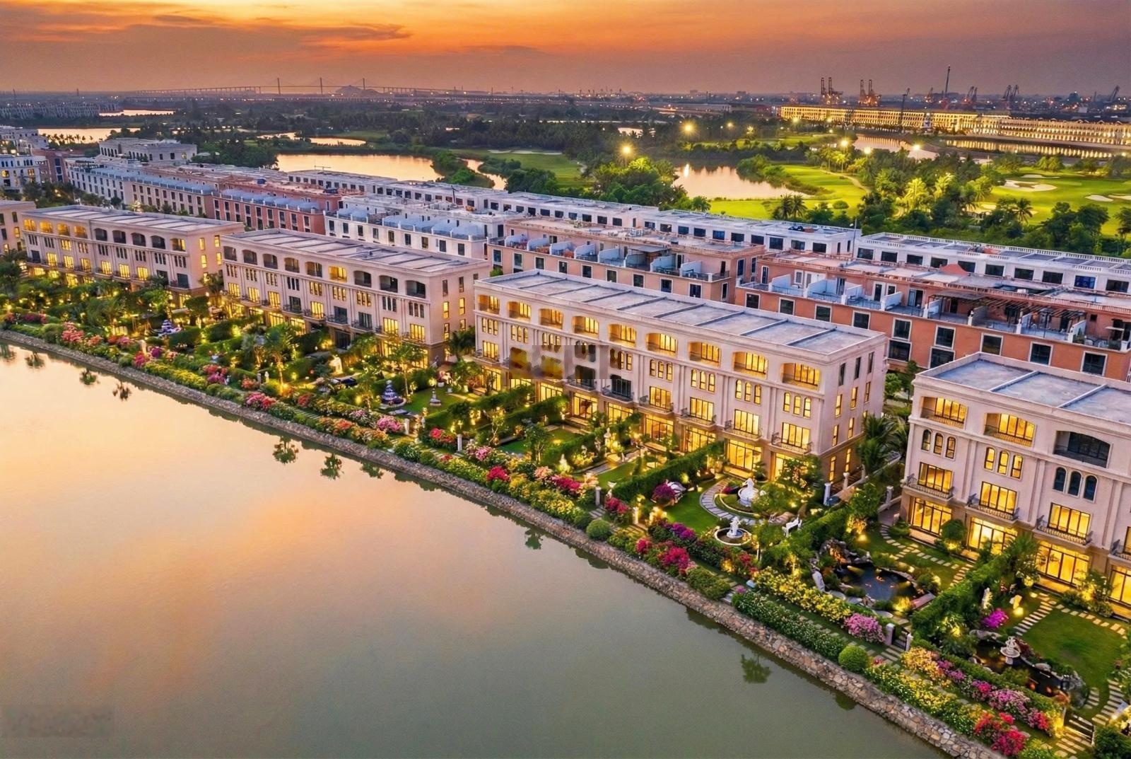 Bán căn liền kề sân vườn tại Vinhomes Vũ Yên