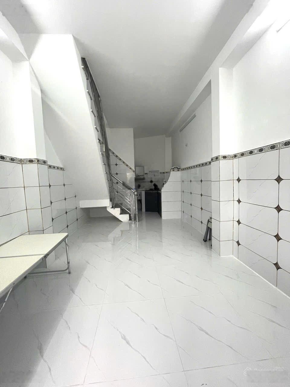 Mặt tiền Tân Phú Đỗ Nhuận thông Tân Kỳ Tân Quý ở & kinh doanh tốt giá 4.05 tỷ