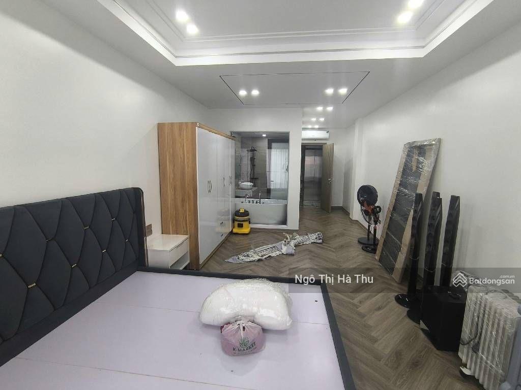 Bán nhà mới xây lâm hạ bồ đề, 7 tầng, có thang máy, có gara ô tô, giá chỉ 18.x tỷ,nội thất cực đẹp