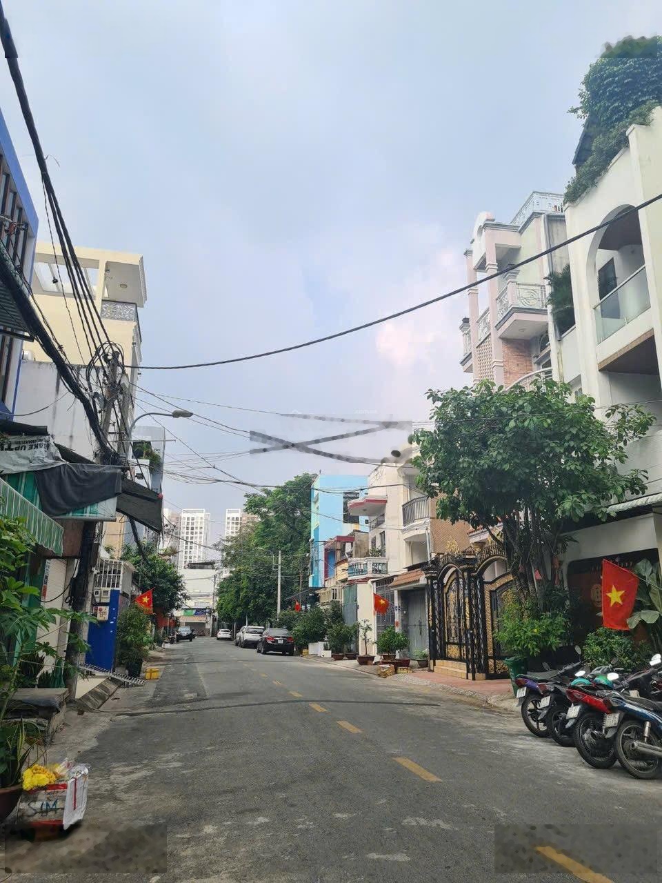 Giáp luỹ bán bích, hoà bình, tân phú,2 tầng btct,56m2, hẻm xe hơi, ko qui hoạch,lộ giới giá 5.x tỷ