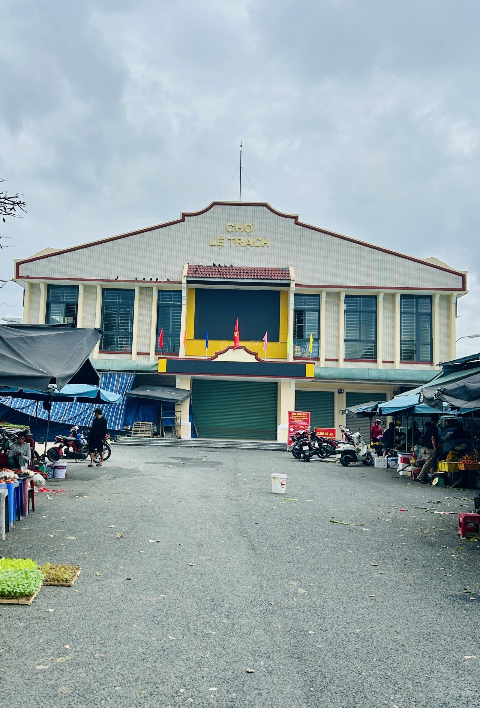 Chính Chủ Bán Lô Sạch Đẹp Vuông Vức Sau Lưng Chợ Lệ Trạch Chạy Vào Chỉ Hơn 1tỷ