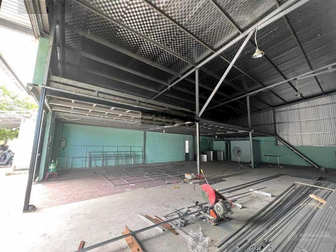 CHO THUÊ KHO 322m MẶT TIỀN đường container, HÒA XUÂN, ĐÀ NẴNG - 25TR/THÁNG Diện tích: 3