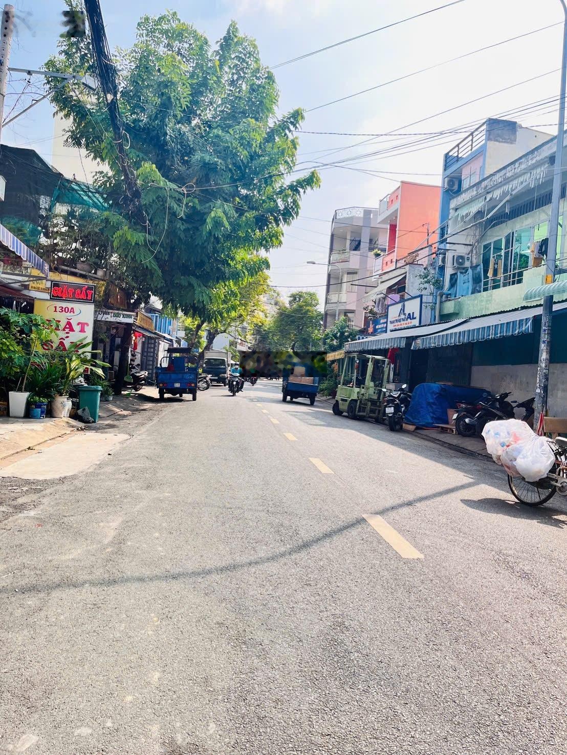 Bán nhà mặt tiền Lê Thiệt 6*22m nhà cấp 4 đường 12m, giá 13.5 tỷ