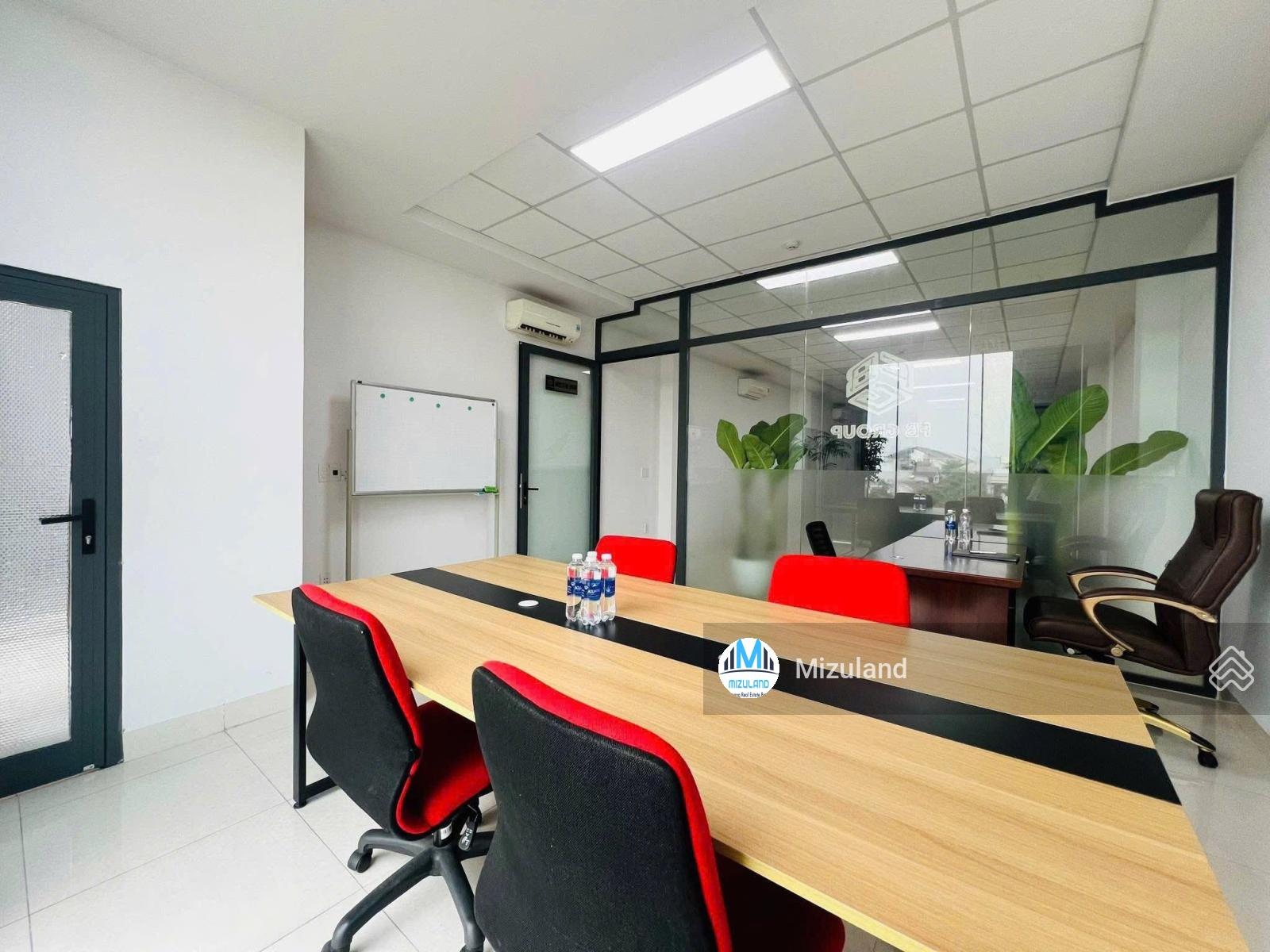 Văn phòng 100m² rộng rãi Setup team 15 - 25 người thoải mái