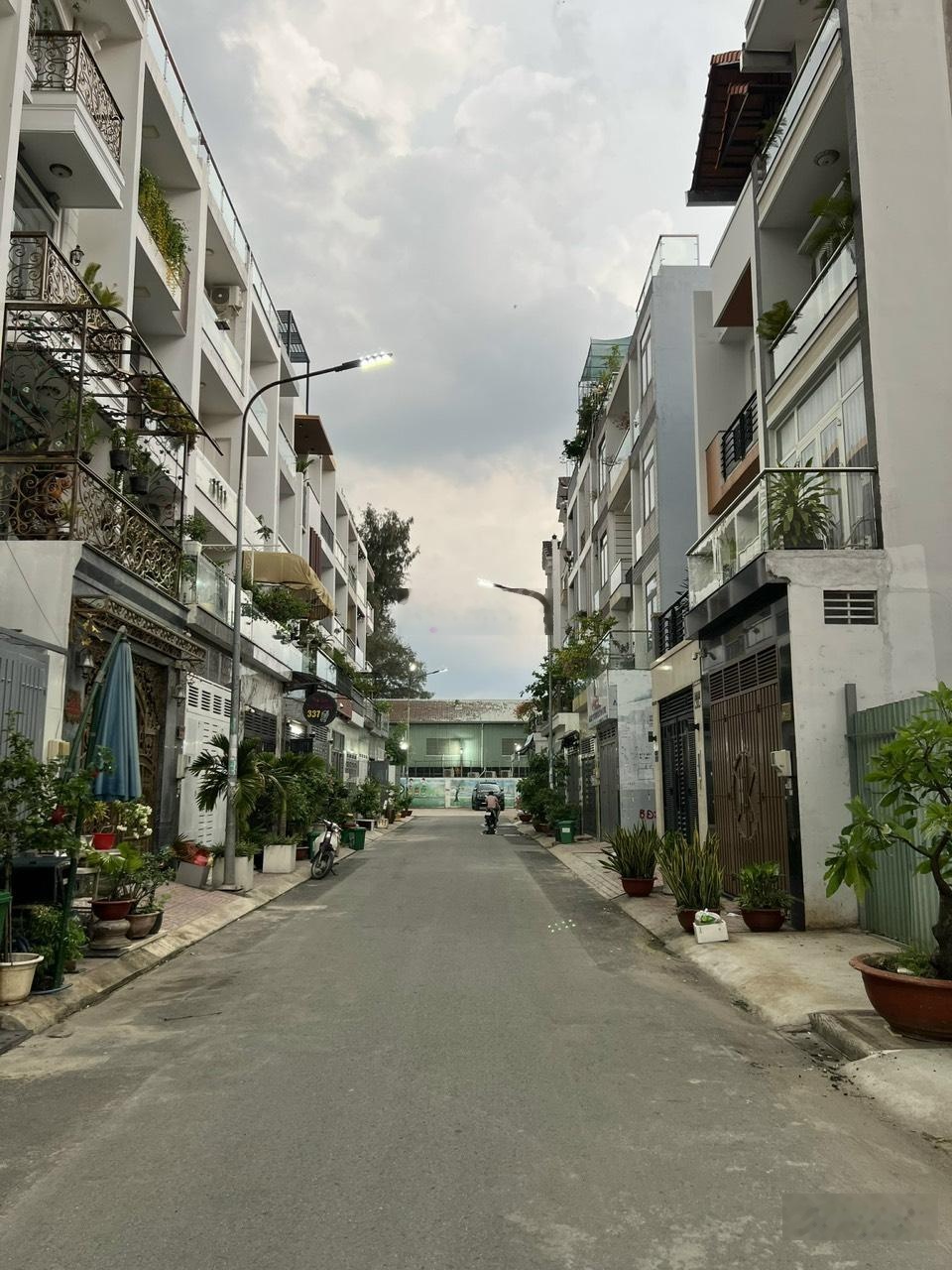 Bán nhà Tân Kỳ Tân Quý, Tân Phú 4*16.5m trệt 3 lầu đang cho thuê 16tr/tháng giá 11.5 tỷ TL