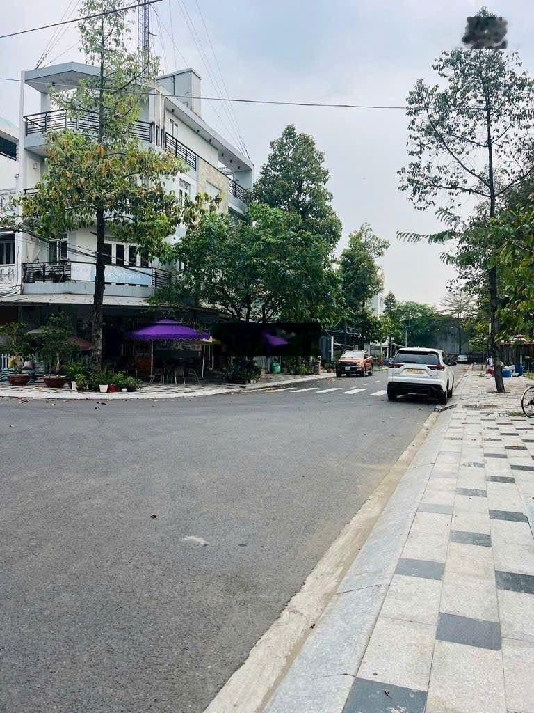 NHÀ THỊ TRẤN TÂN TÚC CHÁNH, 5 x 17m, 3 tầng, chỉ 6.4 tỷ, sổ vuông hoàn công đủ, hạ tầng chuẩn 5 sao