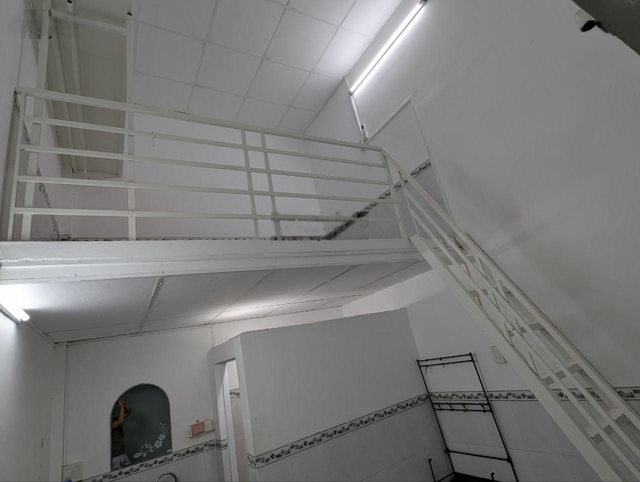 Phòng trọ gần ĐẠI HỌC Y DƯỢC, vị trí thuận lợi 2tr3/tháng.