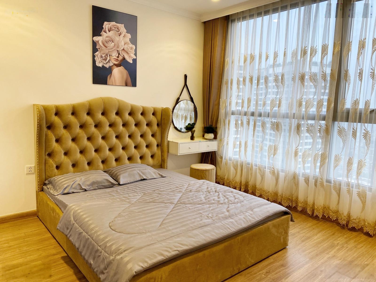 Bán căn 02PN sáng tại tòa Park 7 Times City wiew quảng trường giá chỉ 9.5 tỷ. LH: 0977088770