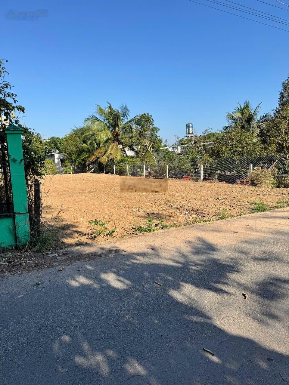 Bán gấp 2 nền kề trước Tết (5*50m, 100m2 thổ cư) trên đường nhựa 32m, cách trung tâm 2km 570tr