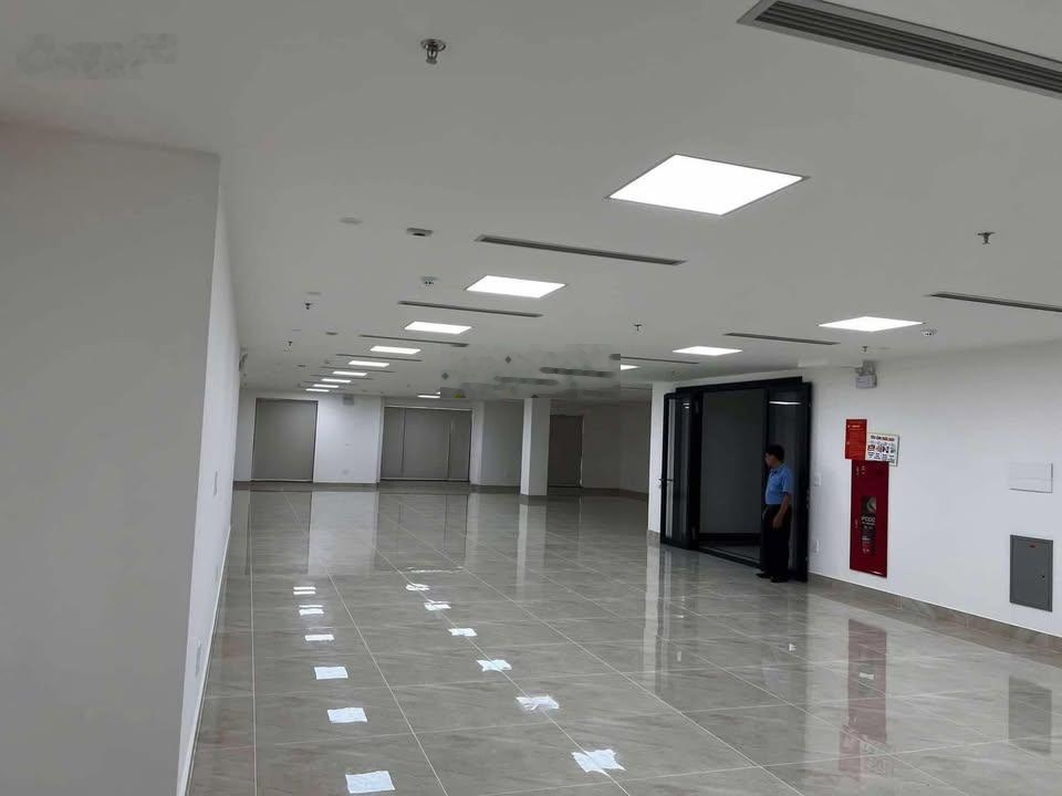 Tòa nhà đường nguyễn xiển - lô góc 2 thoáng - vỉa hè rộng rãi - gara oto - đường oto tải tránh nhau