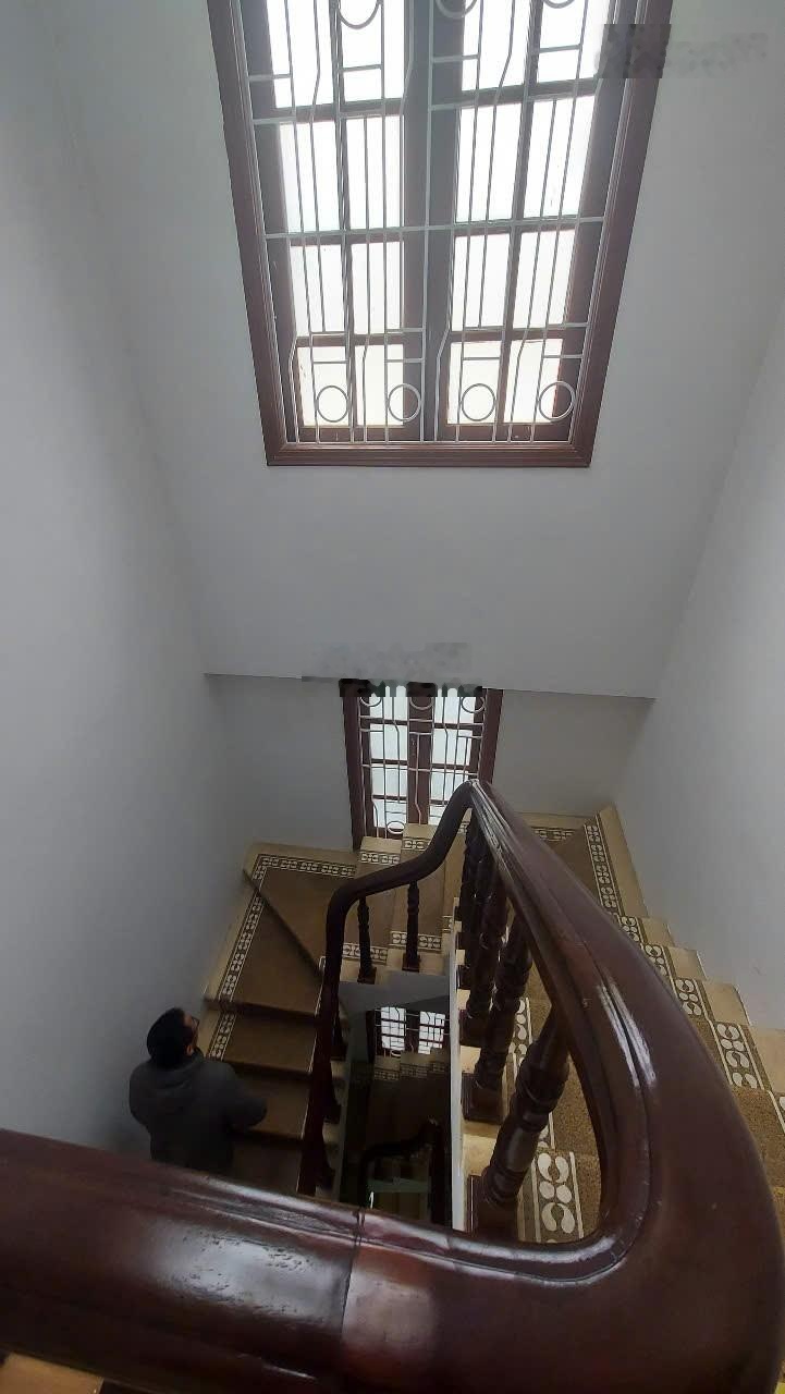 Nhà PL Quan Nhân (ngay Cống Mọc). DT 90m2 x 5T, Mt 4,3m. ngõ vỉa hè ôtô tránh nhau. Giá 28,5 tỷ.