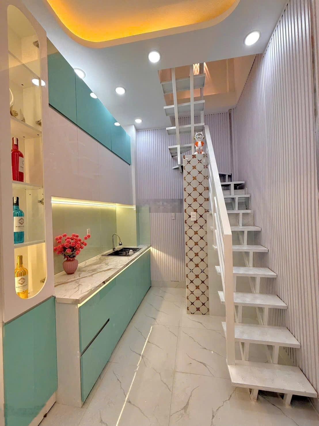 Bánn nhà quận 7 cạnh lotte himlam ngang 4 dài 6m giá chỉ hơn 2 tỷ ( thương lượng )