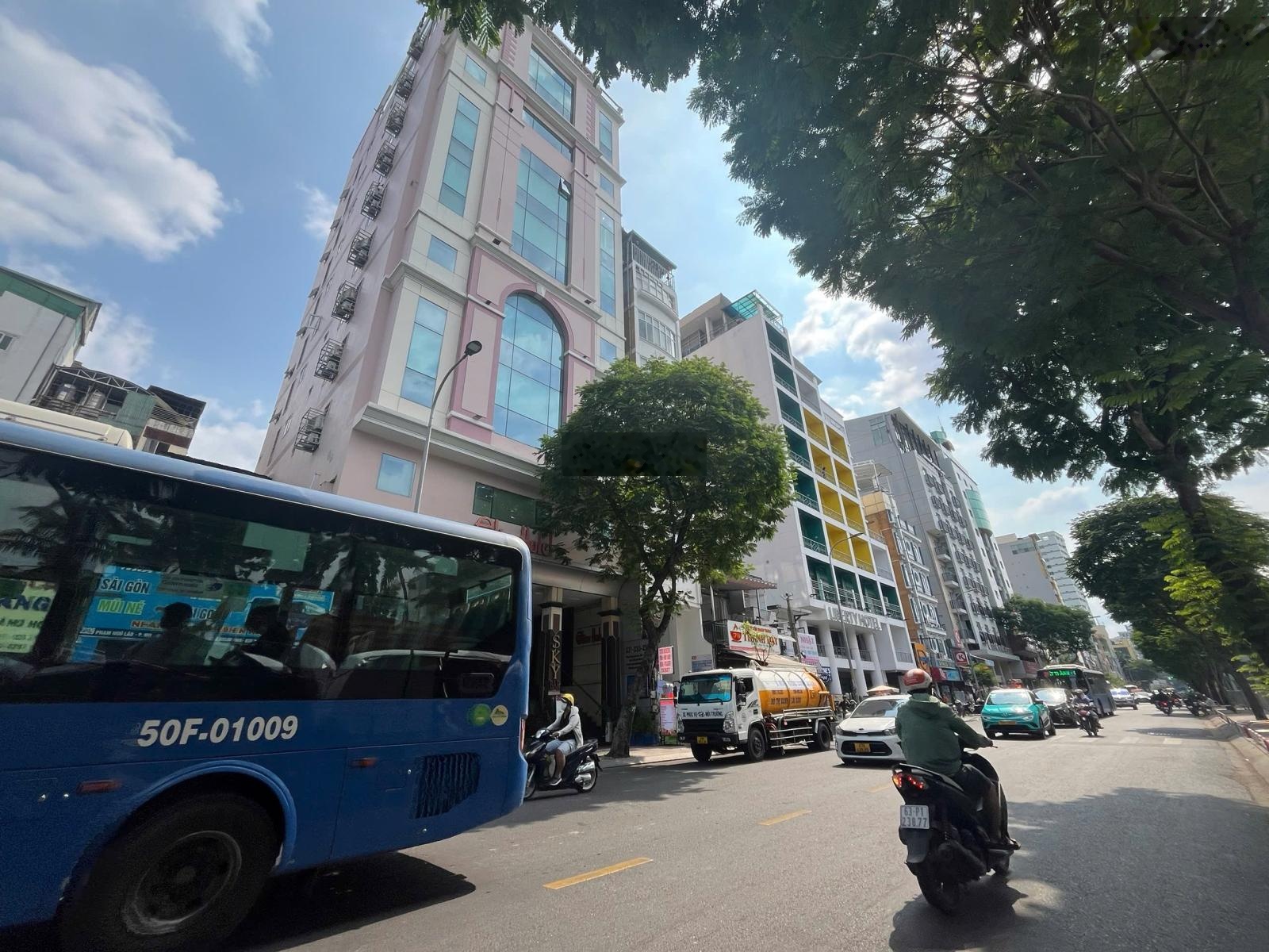 Giảm Sâu 30 Tỷ - Bán Nhà Mặt Tiền Phạm Ngũ Lão, P.PNL, Quận 1. DT 8x16m, 6 Tầng, Giá Chỉ 99 Tỷ