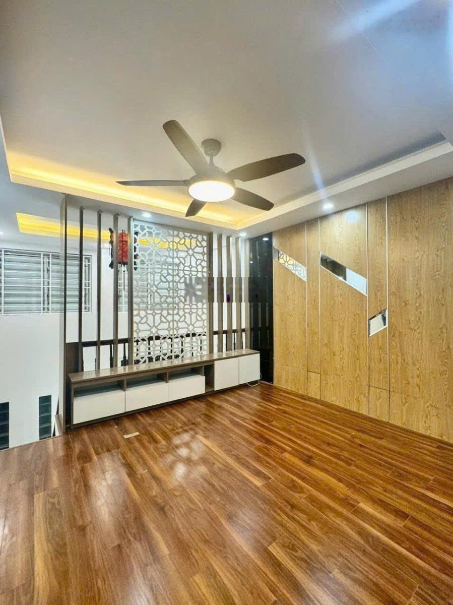 Duy nhất! Nhà phố Xã Đàn, ba gác đua, dân xây chắc chắn, DT 32m2 * 5T