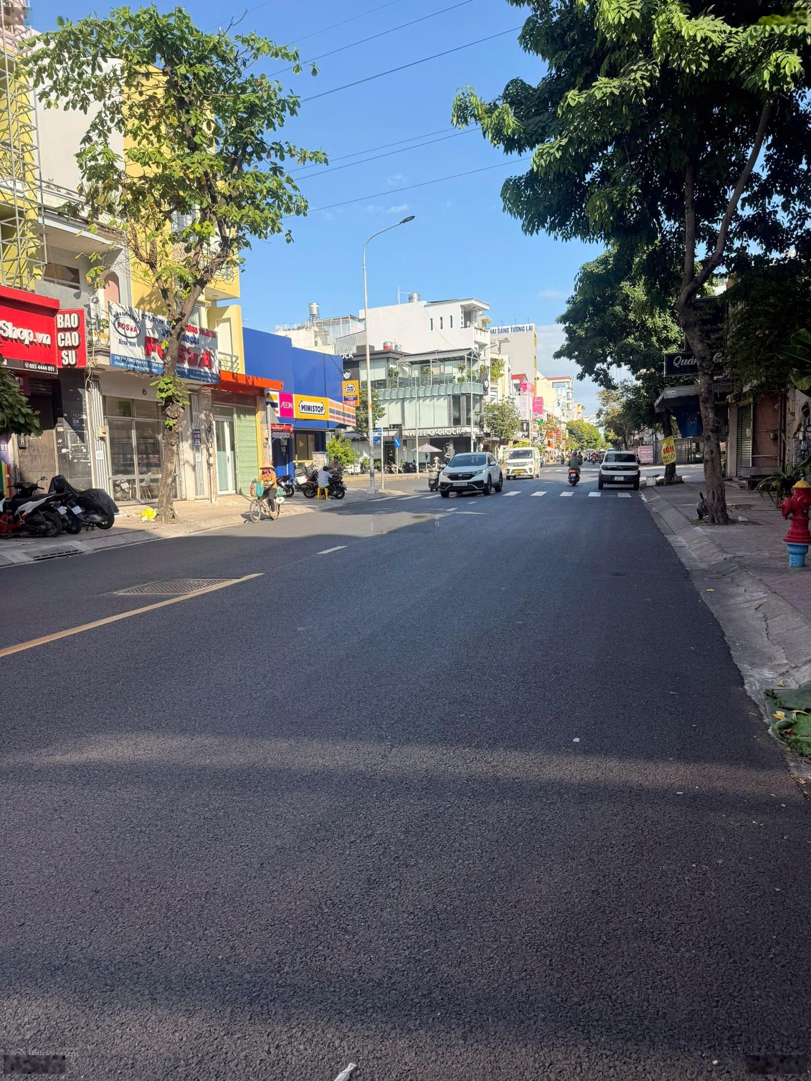 Bán nhà tân phú, mặt tiền 15m, độc lập - tự do, 4.1x21m2. tiện kd cho thuê