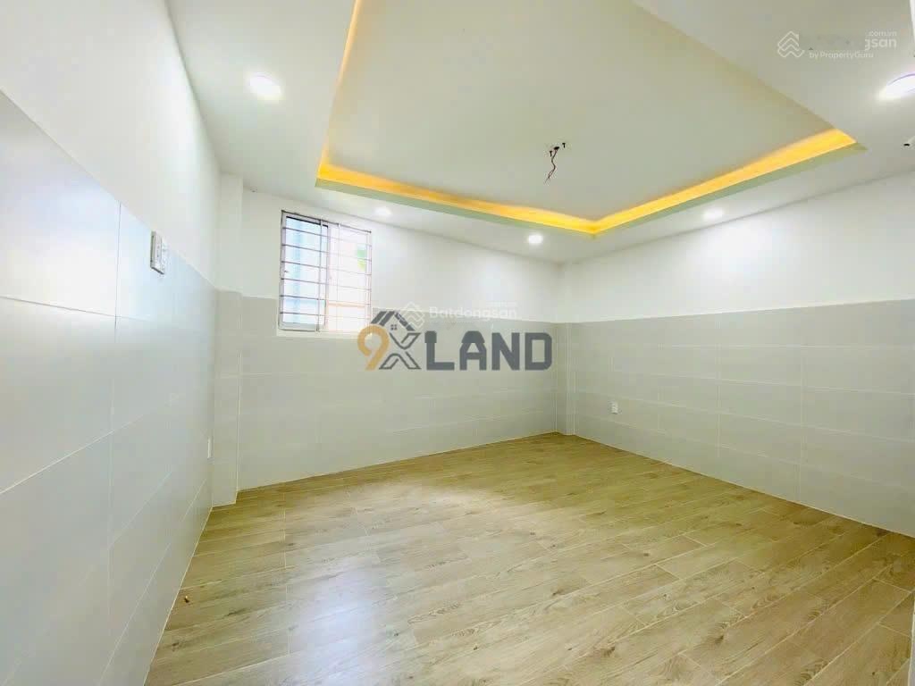 Bán nhà 3 tầng nhỉnh 6tỷ - mới xây - ngay chợ thủ đức - hẻm xe hơi - p. trường thọ - 56m2