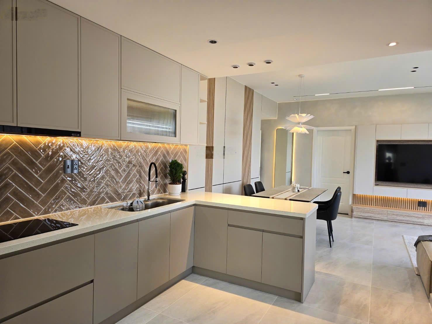 [BÁN GẤP] Căn Hộ Cảnh Viên 1 - Phú Mỹ Hưng | View Tuyệt Đẹp - Sẵn Hợp Đồng Thuê