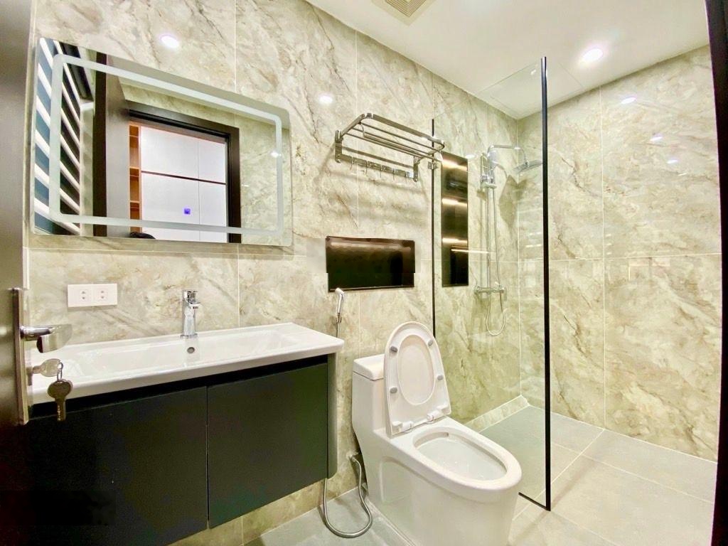 Nhà thượng thanh ô tô đỗ cửa 6 tầng thang máy lô góc thoáng ở sướng