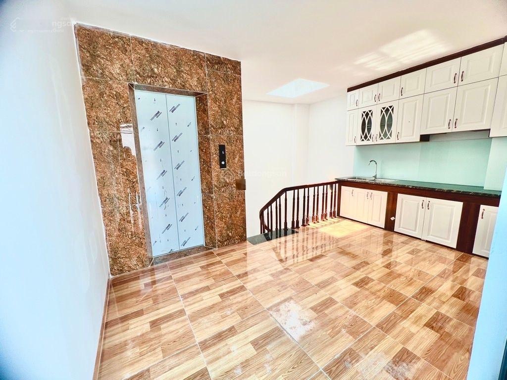 Cực phẩm trung tâm phường lĩnh nam - oto đỗ cửa vào nhà, nhà mới keng, thang máy