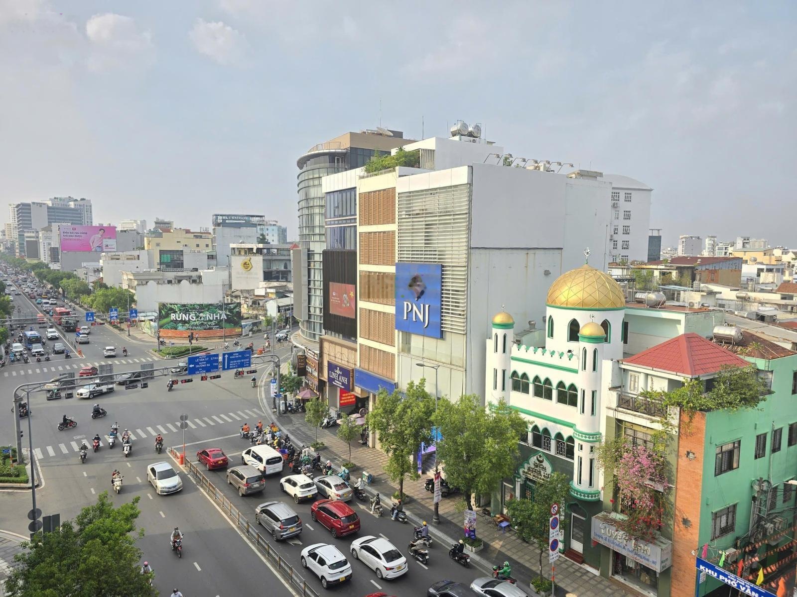 Xuất cảnh bán gấp - Bán nhà Nguyễn Văn Trỗi 38m² 5 tầng - 26.5 tỷ