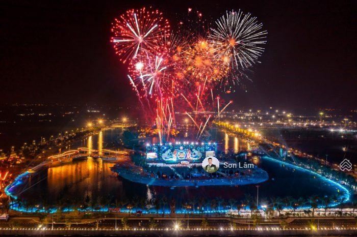 Bán căn 3 ngủ góc kính cong - Tầng trung - View Bể bơi + Biển hồ tạo sóng - Masteri Grand Coast