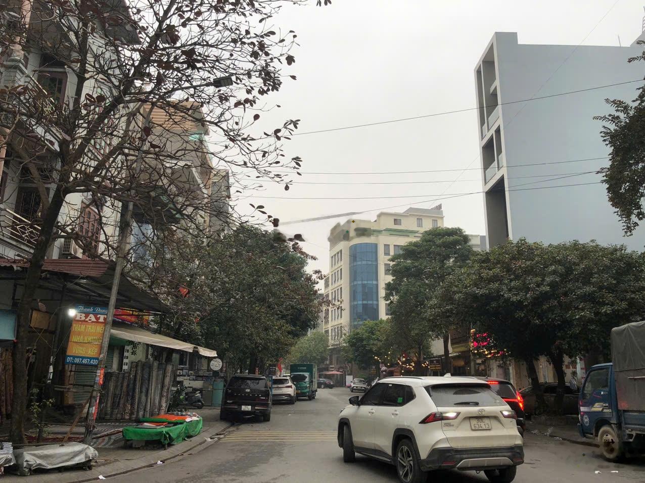 Bán nhà mặt phố tại Đông Ngàn, Từ Sơn, Bắc Ninh, 18 tỷ, 80 m2 giá ưu đãi, ô tô đỗ trước cửa