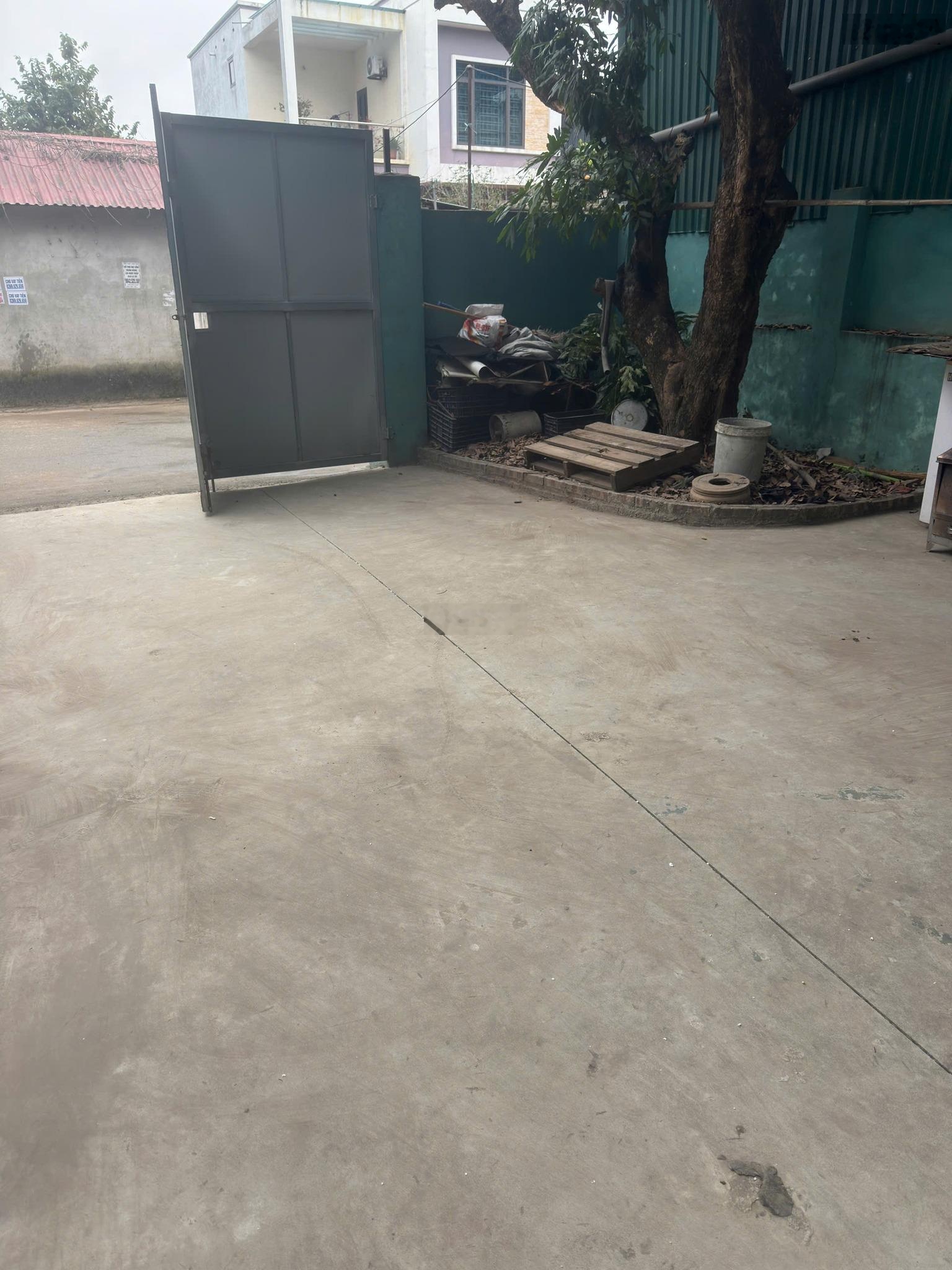 Cho thuê KHO XƯỞNG 280m cao ráo,xe 8-10 tấn đỗ cửa GIÁ CHỈ 15triệu/tháng tại Vĩnh Thanh,Đông Anh,HN