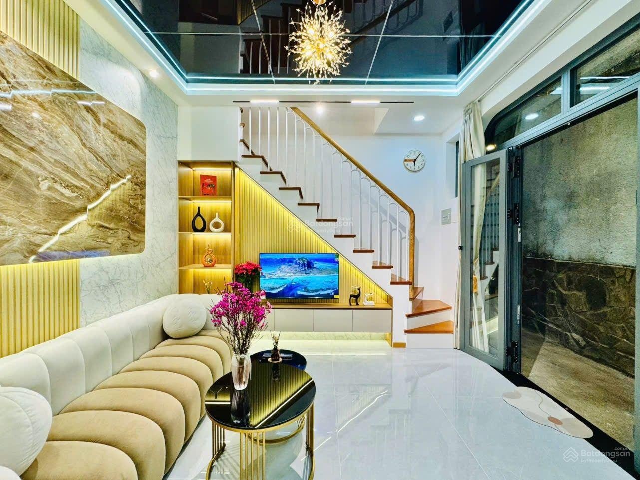 Mini House siêu xịn Hoàng Hoa Thám, xách quần áo vô là ở.