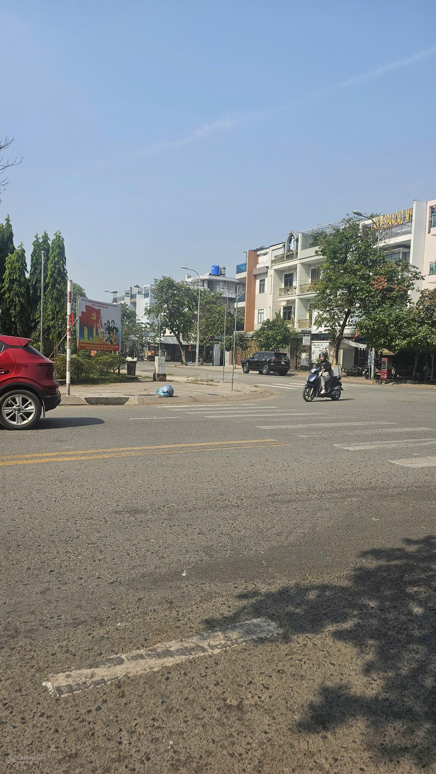 Đất ngang 7m đường 12m tam bình thủ đức. khu phân lô. giáp chợ tiện ở + kinh doanh,mở văn phòng.