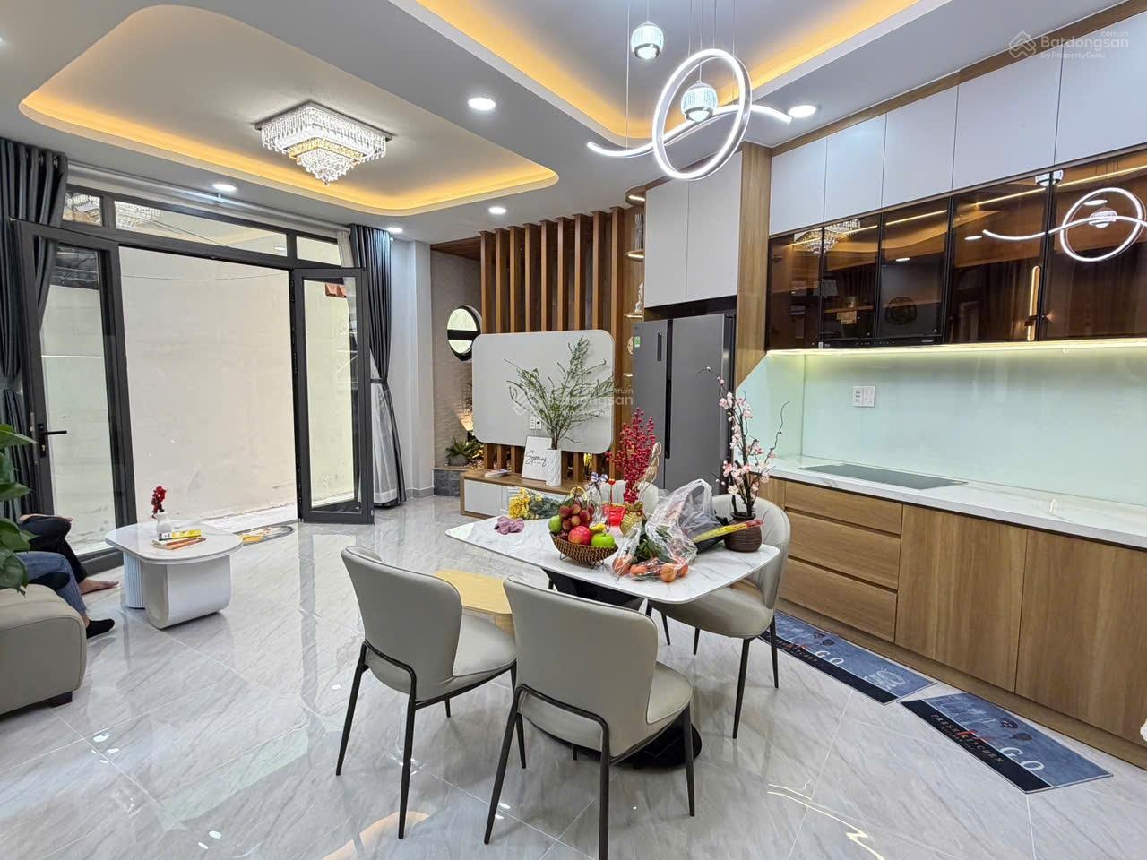 Nhà Quận 1 giá tốt - Khu dân trí - Địa lý kim cương