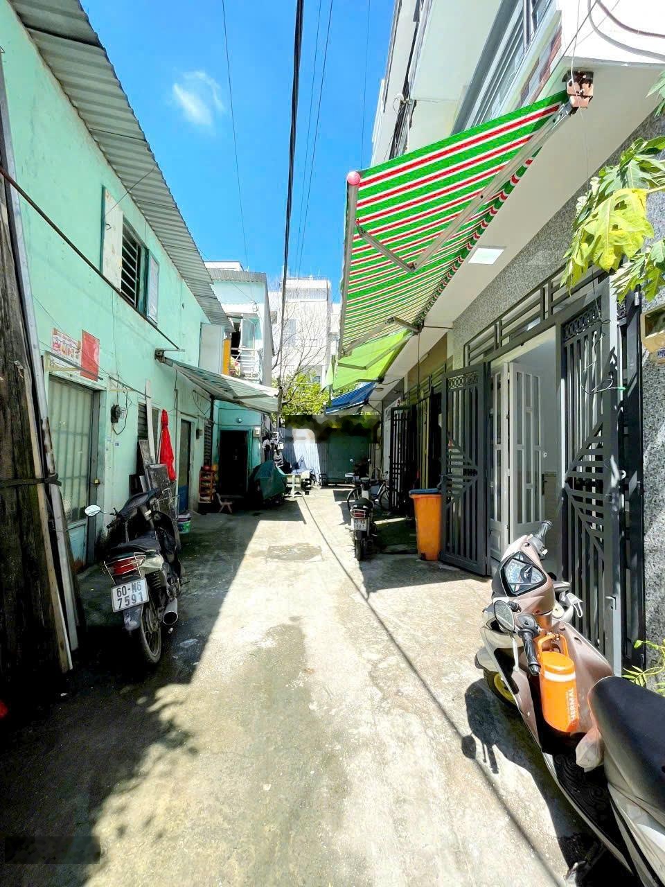 Bán nhà 2 lầu ngay siêu thị Mega Quận 12, giá 1 tỷ 468 triệu còn thương lượng 4m x 7m