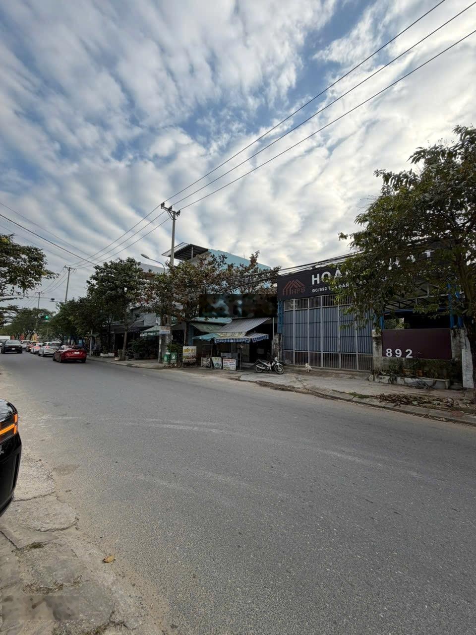 Bán nhà xưởng mặt tiền Tôn Đản 150m2 ngang 9,37m giá tốt