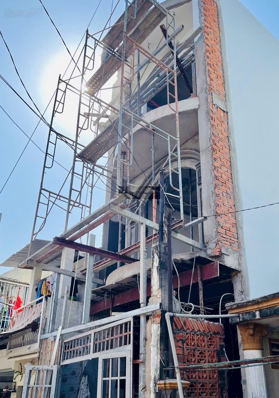 Chỉ 5,6 tỷ nhà 3 tầng mặt tiền đường số thông Lê Văn Thịnh - Nhà mới 100%