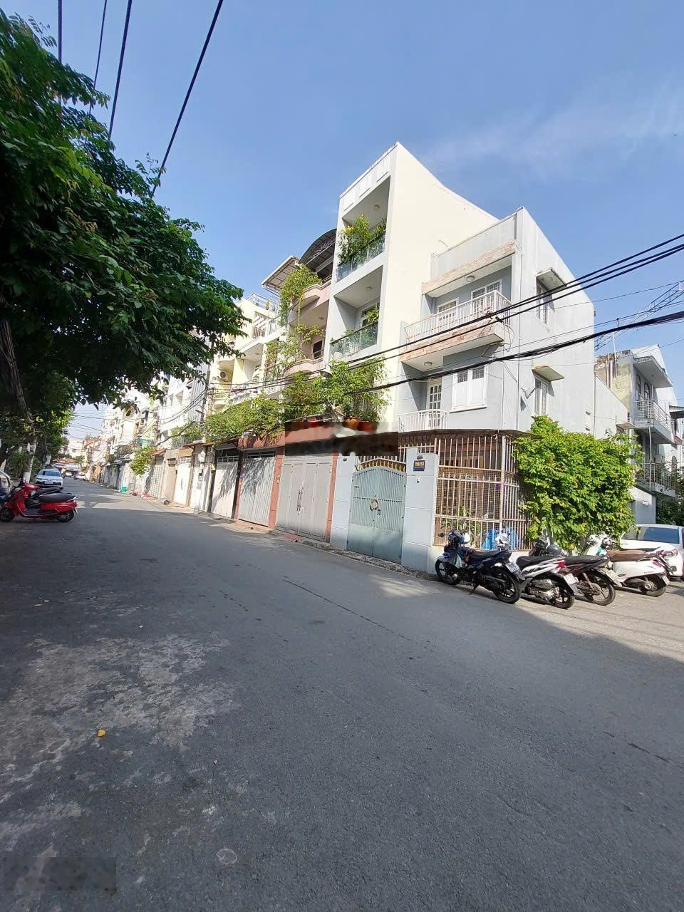 Hẻm 10m Hoàng Hoa Thám / DT: 4.4x15m / 3 tầng / Gía chỉ 9.8 tỷ TL