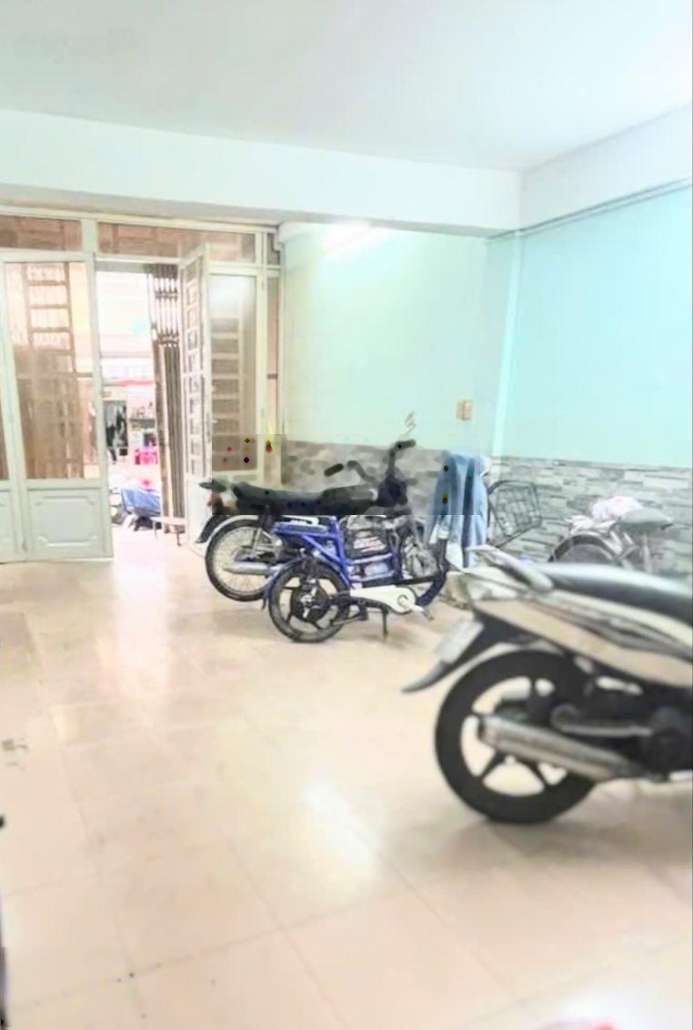 Cần Bán gấp nhà 3 tầng 43m2 Quận 11 chỉ 6.1 tỷ ngay đường 3 Tháng 2, LH: 0933233236