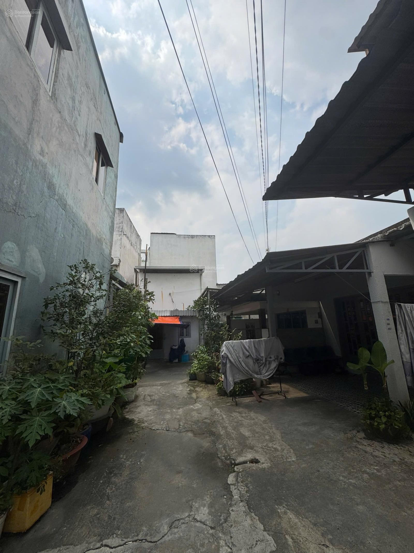 Bán đất Tặng nhà Tỉnh lộ 10 . 2 mặt tiền không lộ giới 50m2 3.88 tỷ