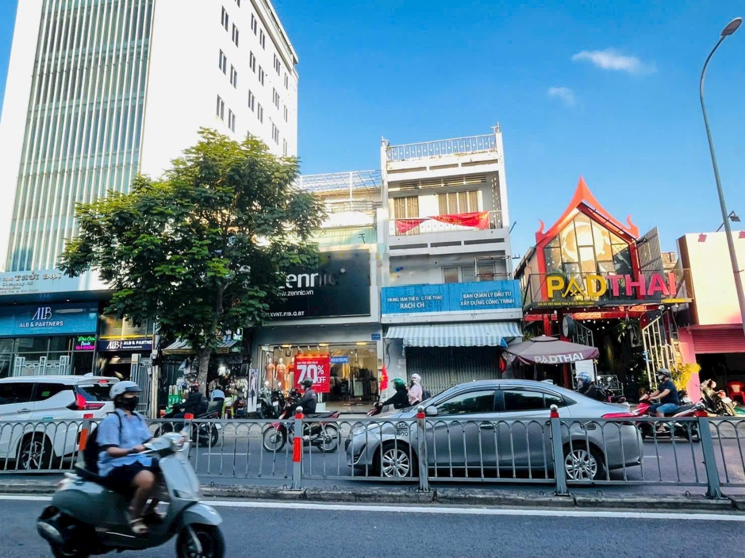 Bán gấp tòa nhà MT Cộng Hòa,Q. Tân Bình 313m2 (9x35)-1800m2 sàn Hầm 8 tầng HĐT 400 tr Gía 75 tỷ