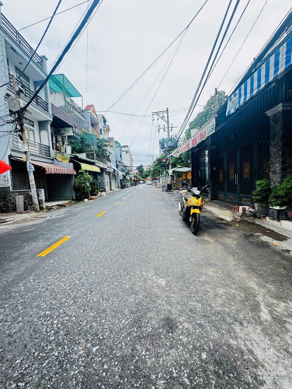 Bán nhà góc 2 mặt tiền đường đoàn giỏi - 4x15m - 2 lầu cứng cáp - giá bán 8,2 tỷ