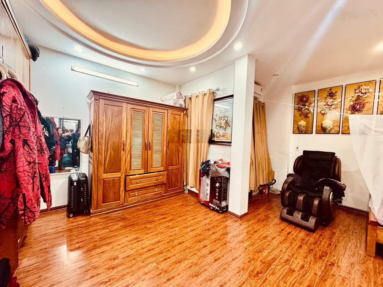 Hàng hiếm! 22 tỷ hơn, bán nhà ngõ 28 Xuân La, Tây Hồ - 75m2 - lô góc - gần 6m MT - ô tô - phân lô