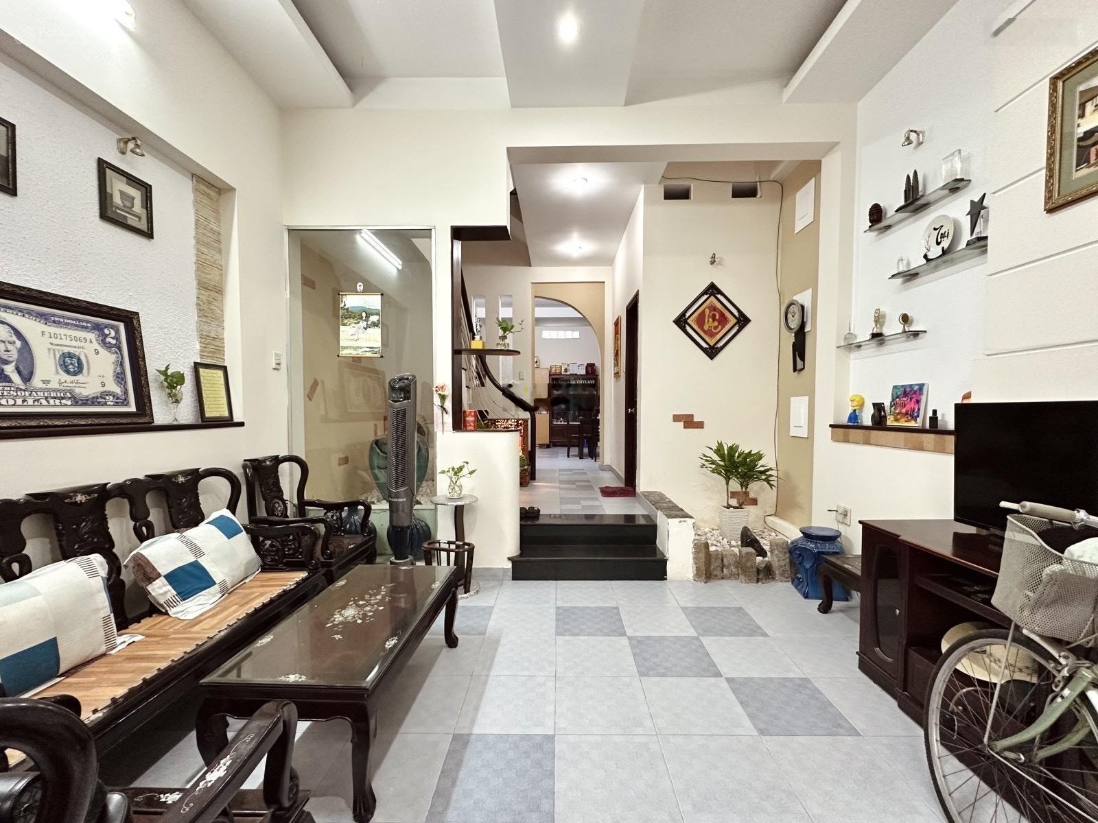 Bán nhà Lê Hồng Phong Phường 10 Quận 10 (5x11m, 3 lầu) giá 11.2 tỷ