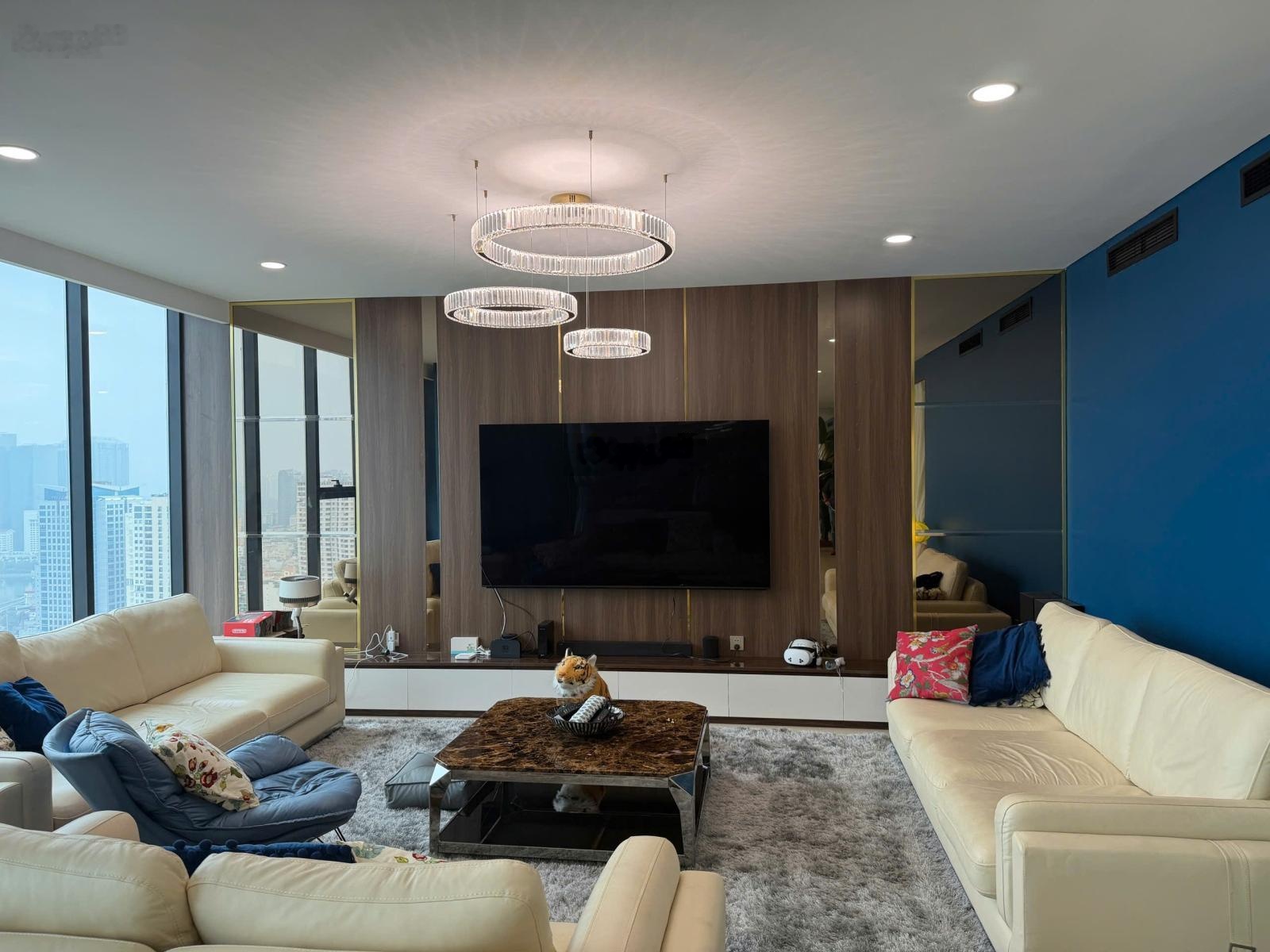 Tôi cần bán căn góc 4pn, 320 m2 tòa Udic Westlake, view hồ, giá 26 tỷ. LH0936242111