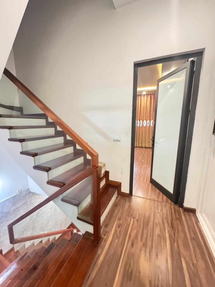 Nợ ngân hàng bán gấp nhà phân lô đội cấn ba đình 68m 5 tầng oto tránh kinh doanh lh 0972472697