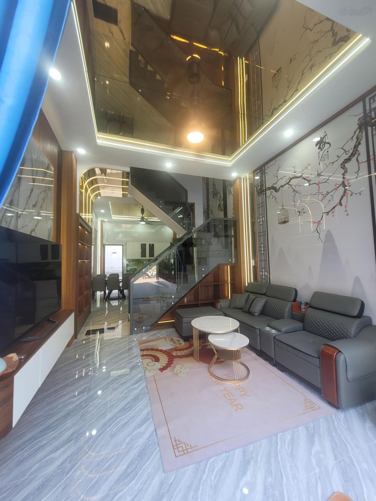 Xách vali vào đón tết chỉ với 6,15 tỷ, 70m(4*17,5), 4 tầng, full nội thất, cạnh ubnd tam bình