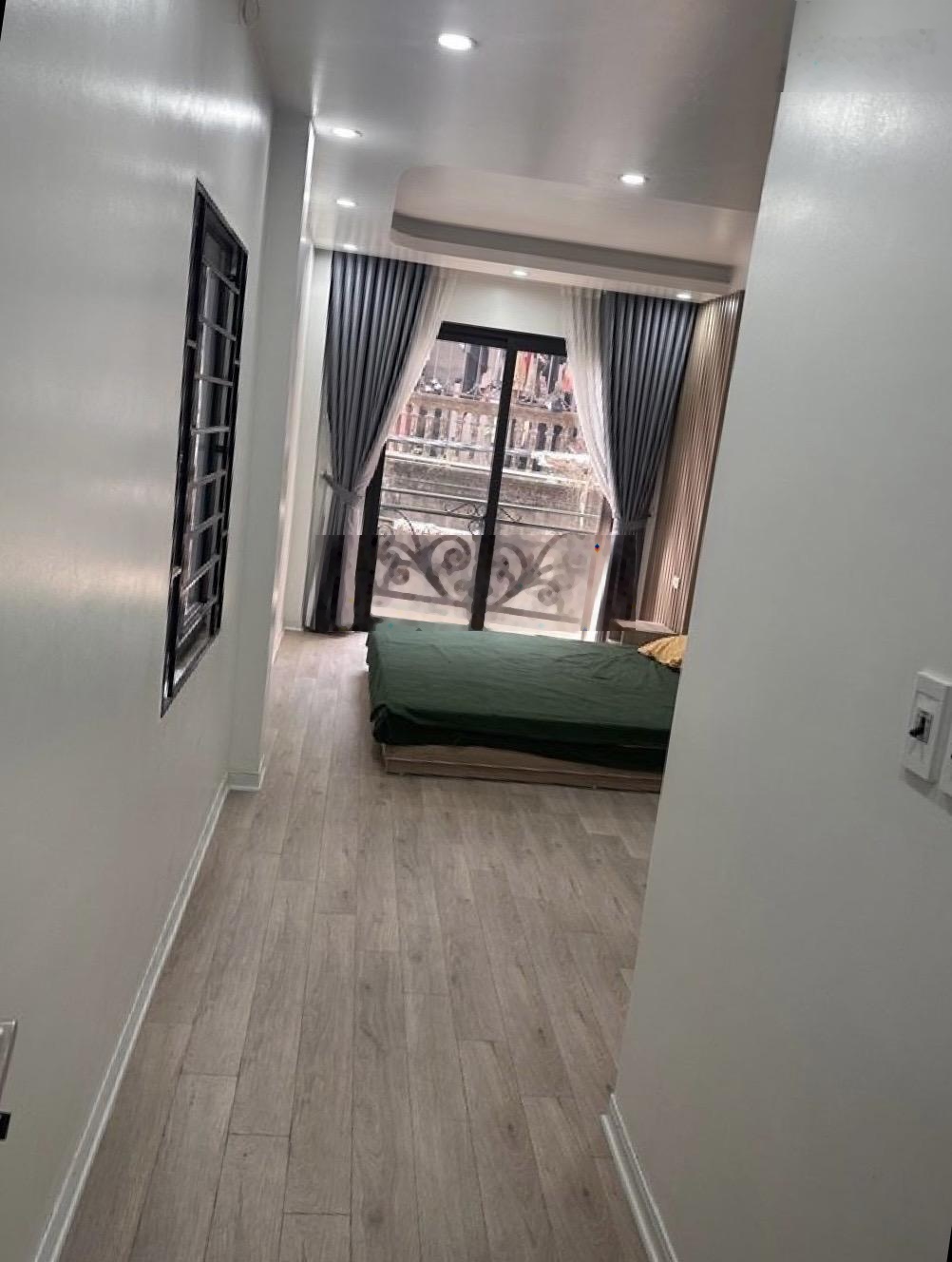 Nhà thổ cư, lô góc ngõ thông giao thông thuận tiện.