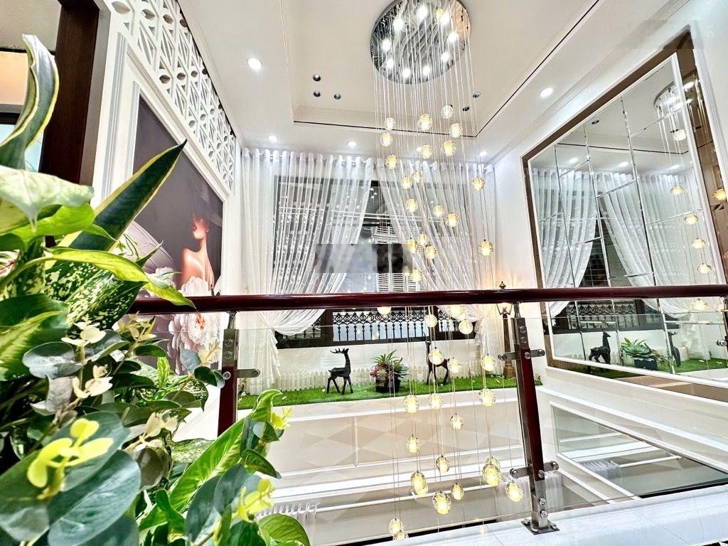 Nhà đẹp đón Tết -Ngọc Khánh Ba Đình - full nội thất cao cấp - không có căn thứ 2 trong tầm giá.