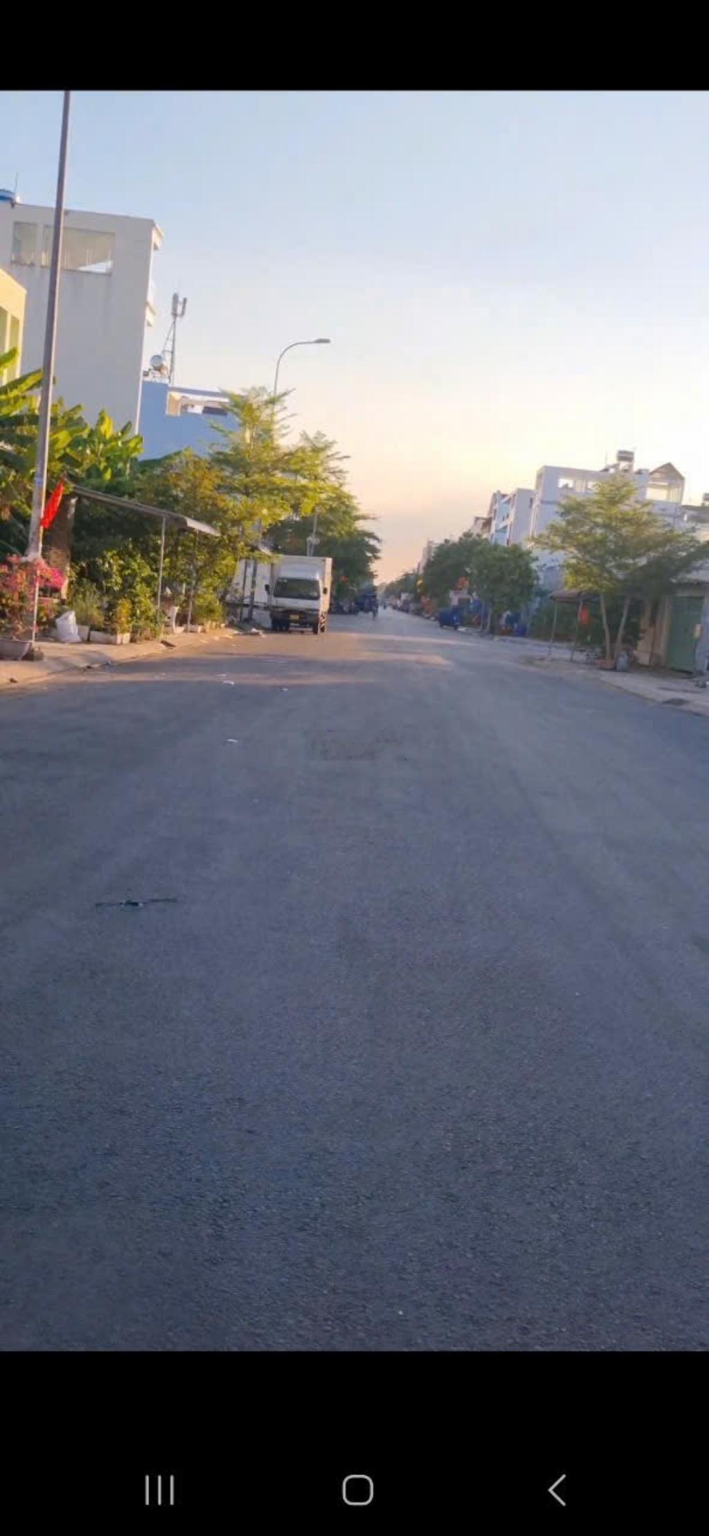 Nhà mặt tiền kinh doanh 3tầng đường 20m khu dân cư bình điền quận 8