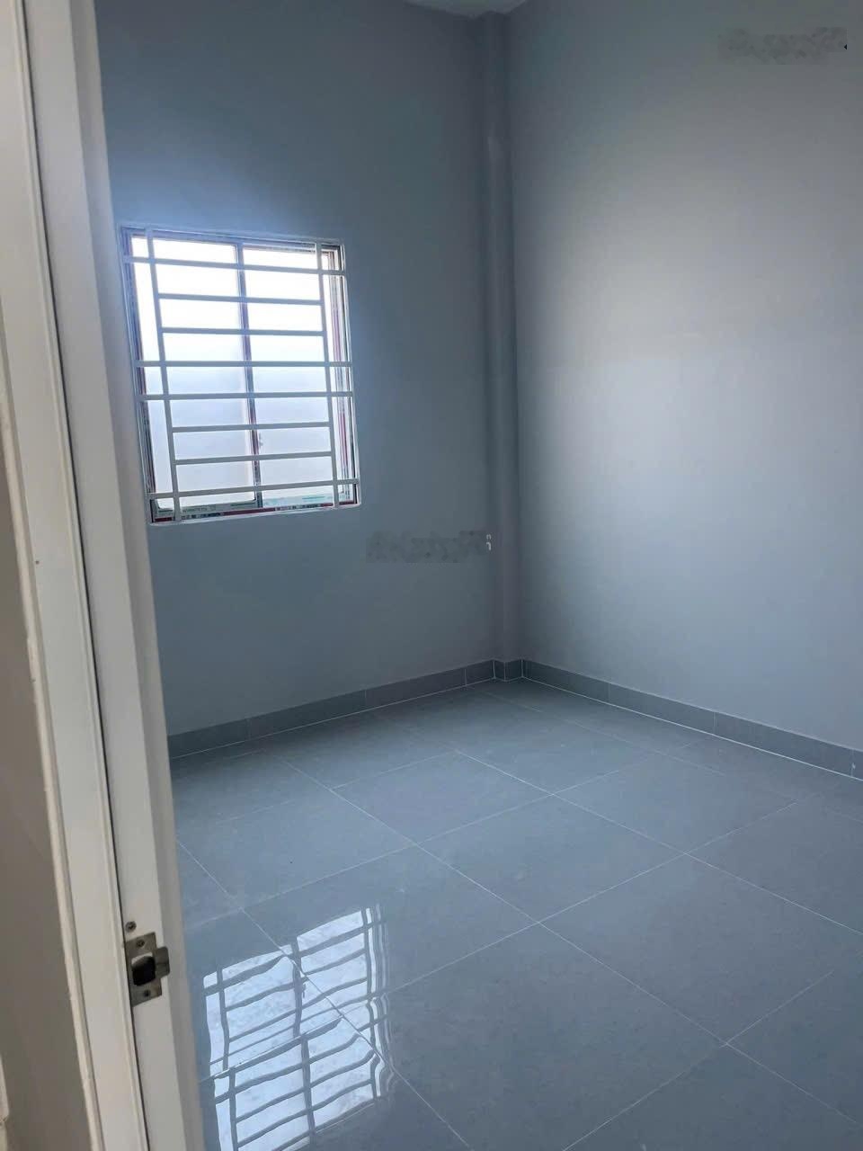 Bán nhà đúc 1 trệt 1 lầu mặt tiền nhựa trung đông 8 - 2.79 tỷ