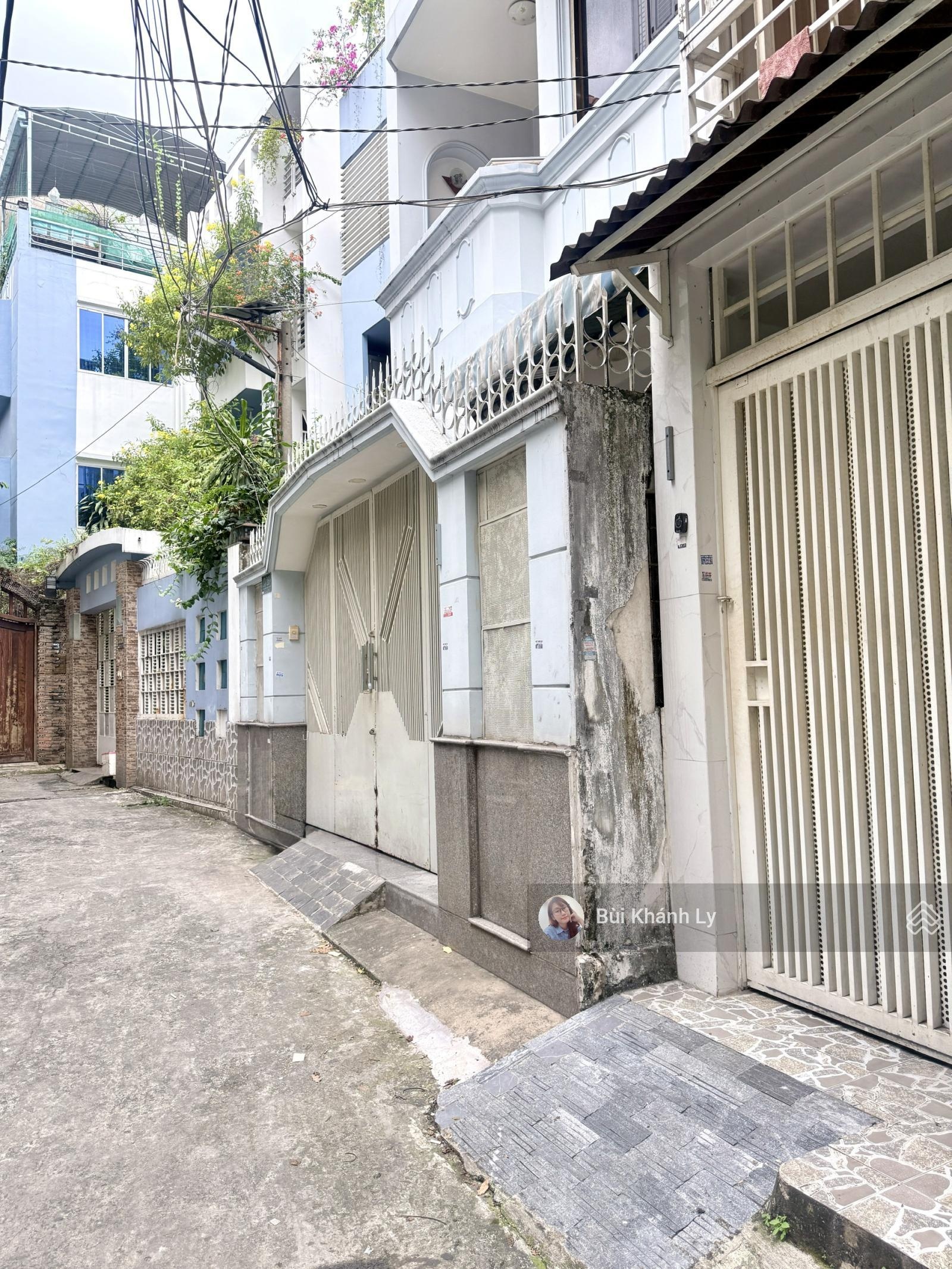 Bán nhà phú nhuận khuvip phan đình phùng- 4 tầng sân thượng gần quận1,3