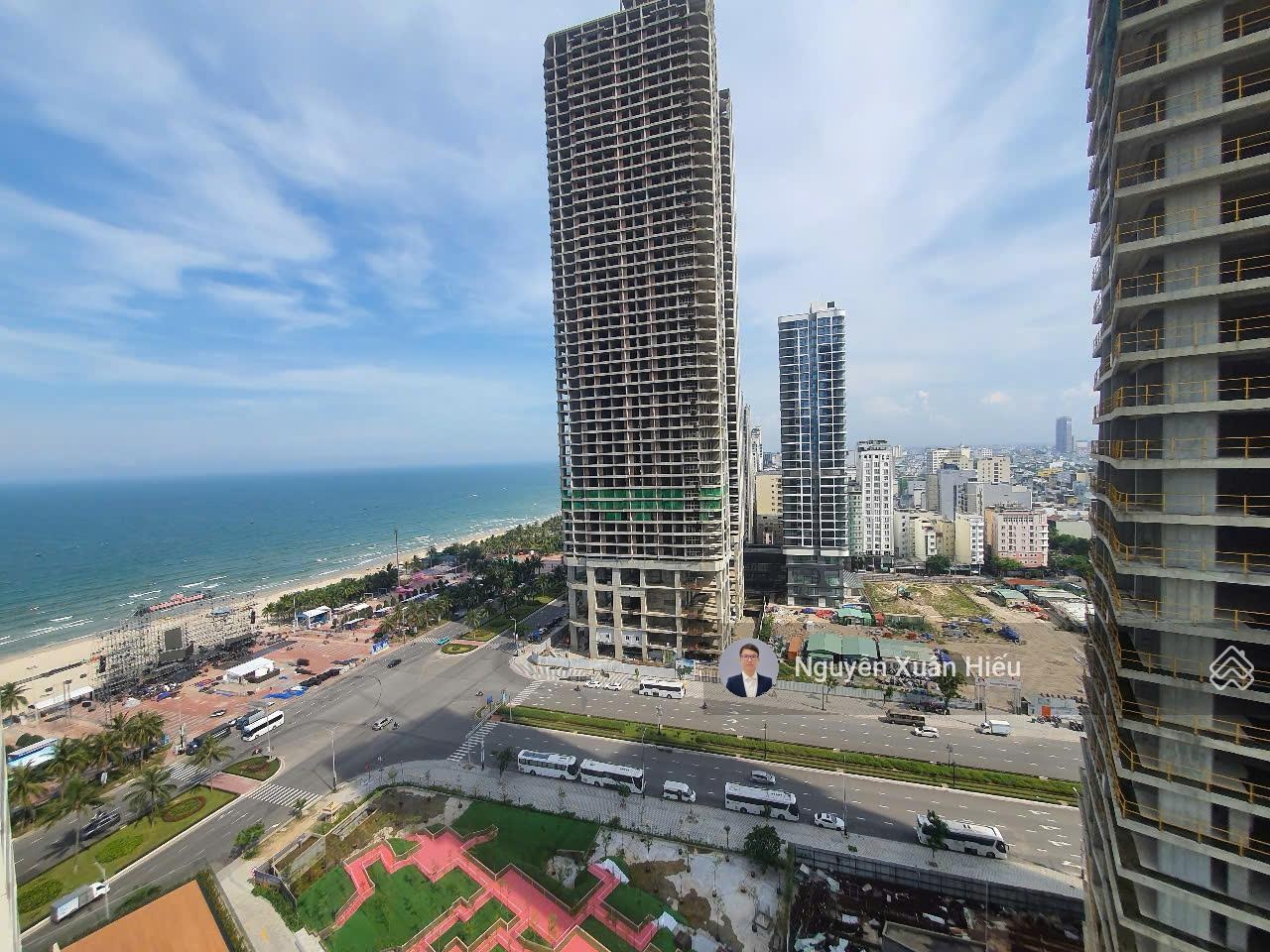 Bán căn góc 1 phòng ngủ 89m2 view biển và thành phố