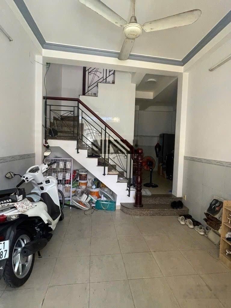 Gấp bán!! hẻm xe tải thông, 3 tầng btct, nở hậu, gần 50m2 đất